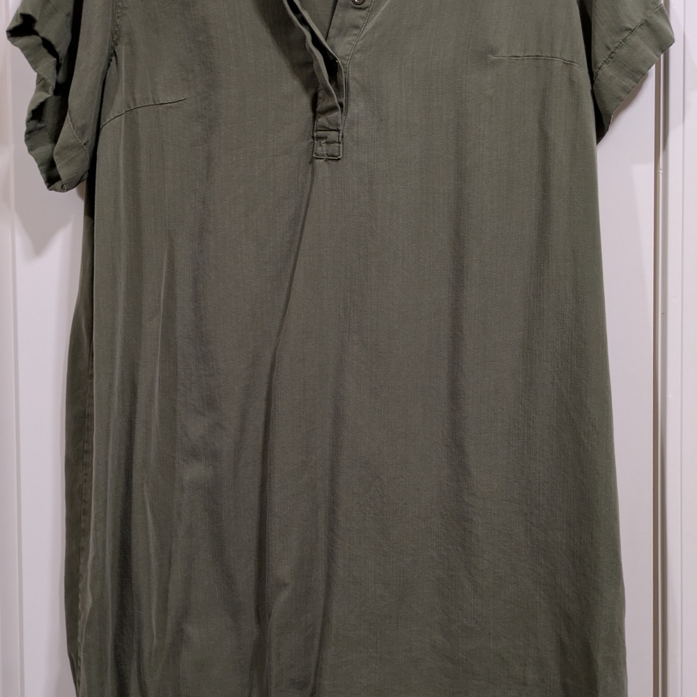 Velvet Heart Olive Button Down Shirt